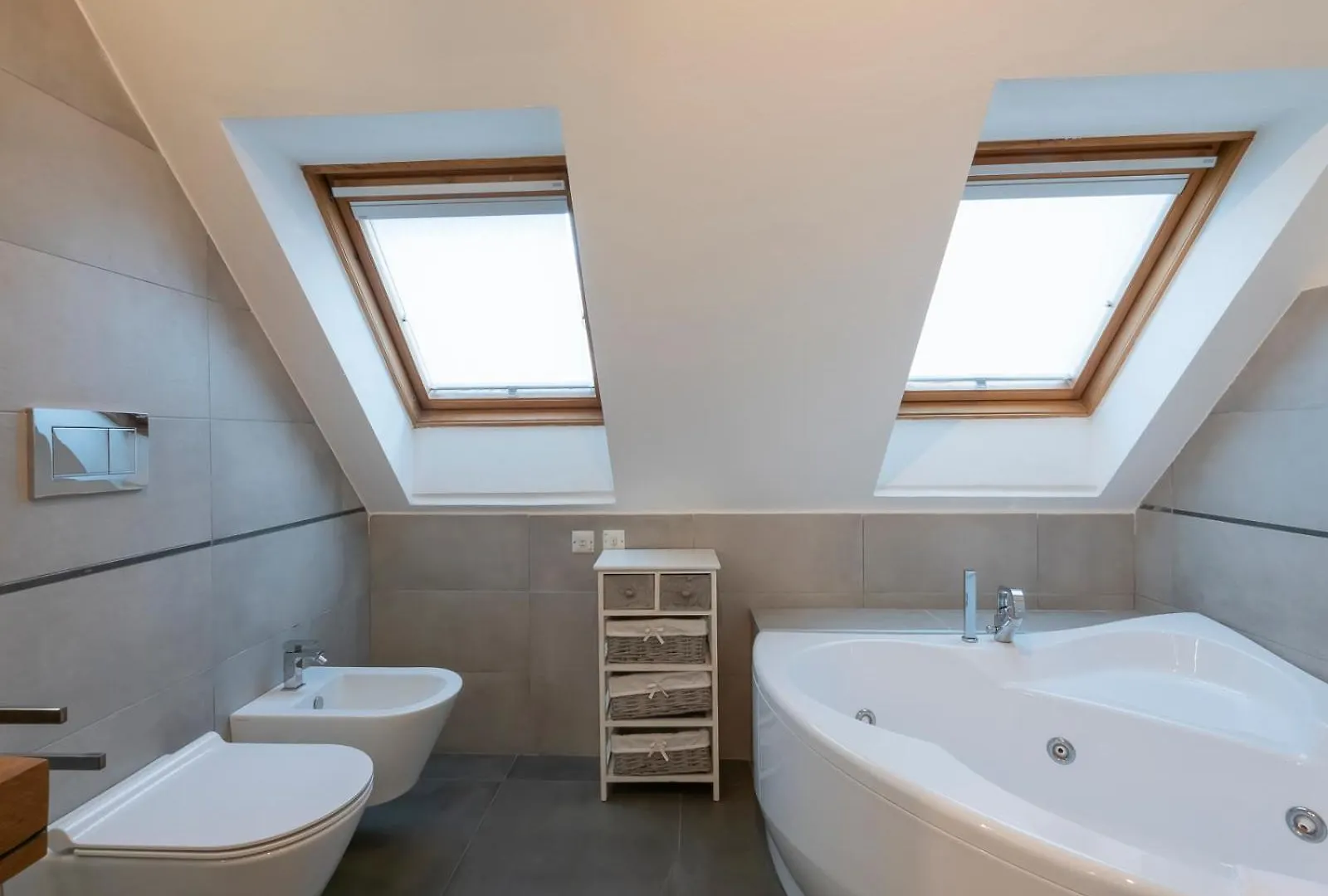 Xenia Apartments - Luxury & Elegant Penthouse In City Life Milan Italy