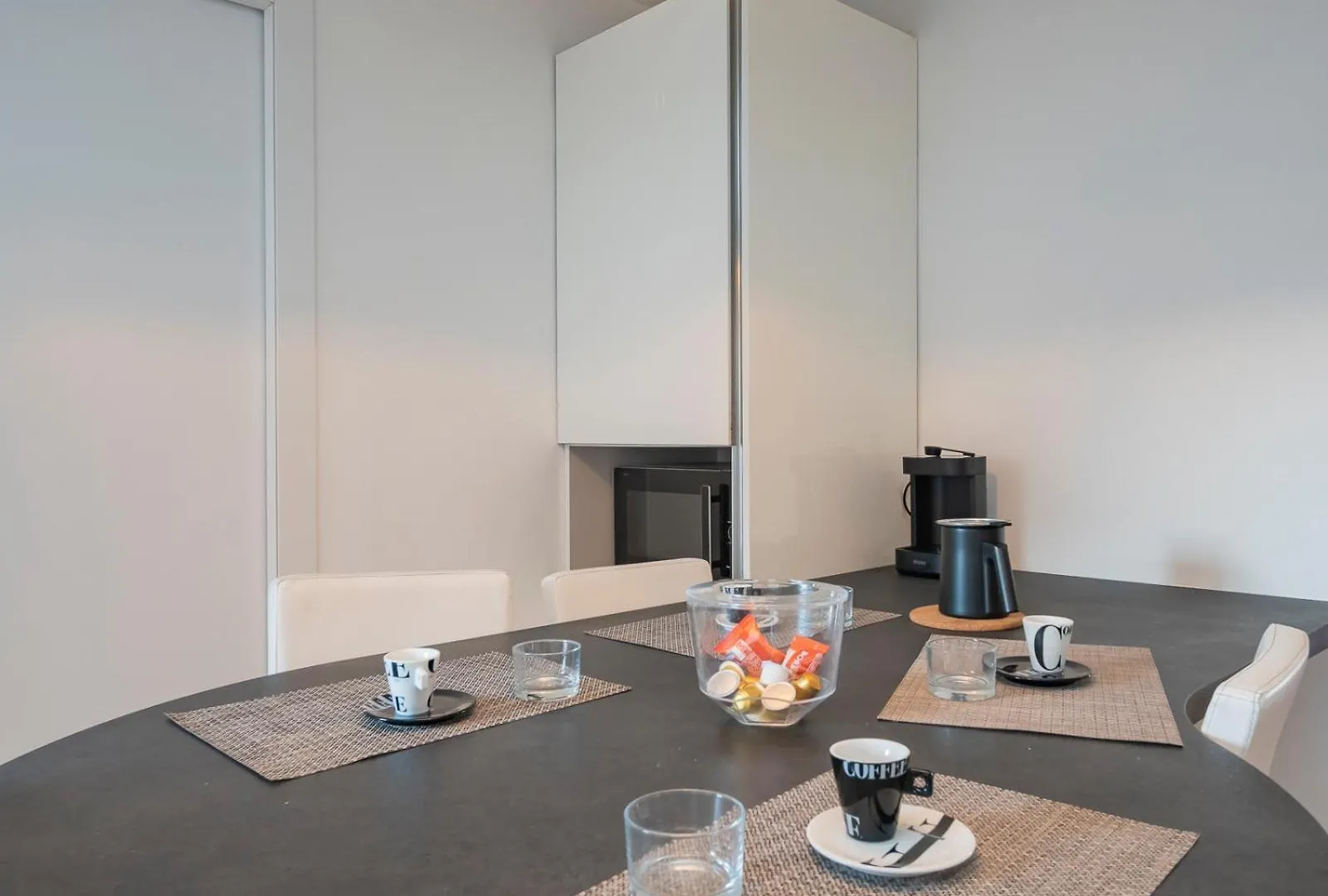 Xenia Apartments - Luxury & Elegant Penthouse In City Life Milan Italy